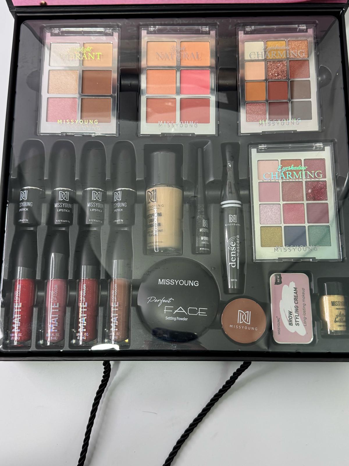 MISS YOUNG MAKEUP PROFESSSIONALE