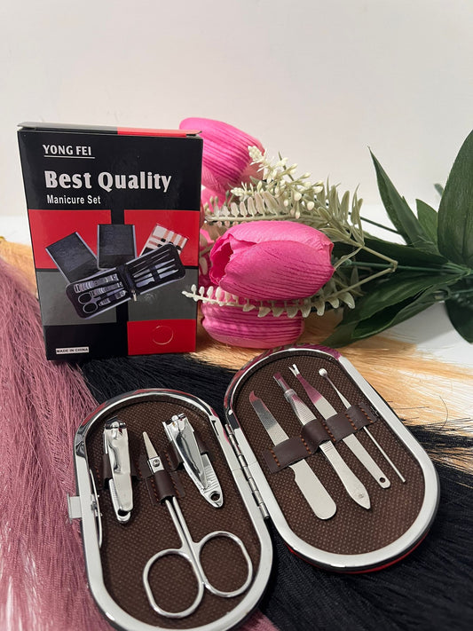 MANICURE SET