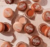 ESSENCE NATURAL MATTE MOUSSE FONDOTINTA